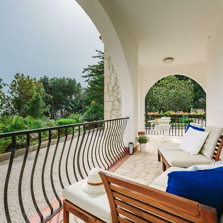 Villa Del Quarzo Племирио Екстериор снимка